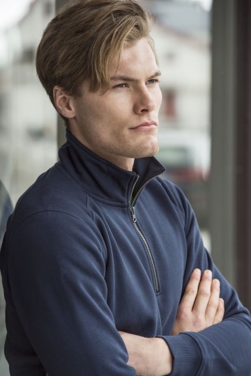 021043 Classic Half Zip sweater