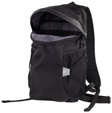 04024299daybackpackblackcloseup1