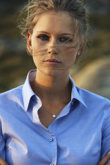 2123023 Harvest Redding Lady