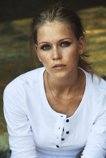 2124007 Harvest Stoneton Lady