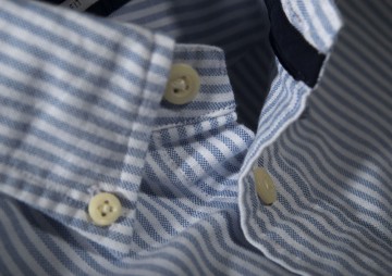 Indigo Bow 32 men detail 2