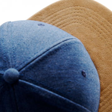 B668 Beechfield Suede Peak Snapback cap detail3