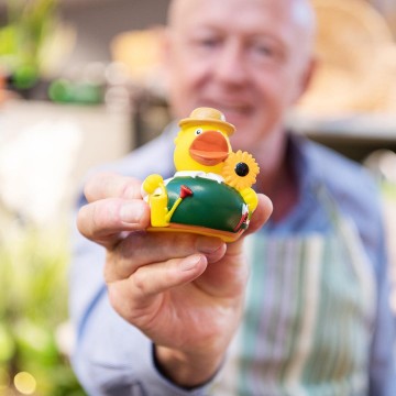 M131119 MBW Schnabels® Squeaky Duck Gardener