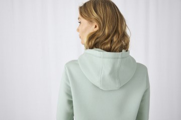 WW02Q B&C Queen Hooded